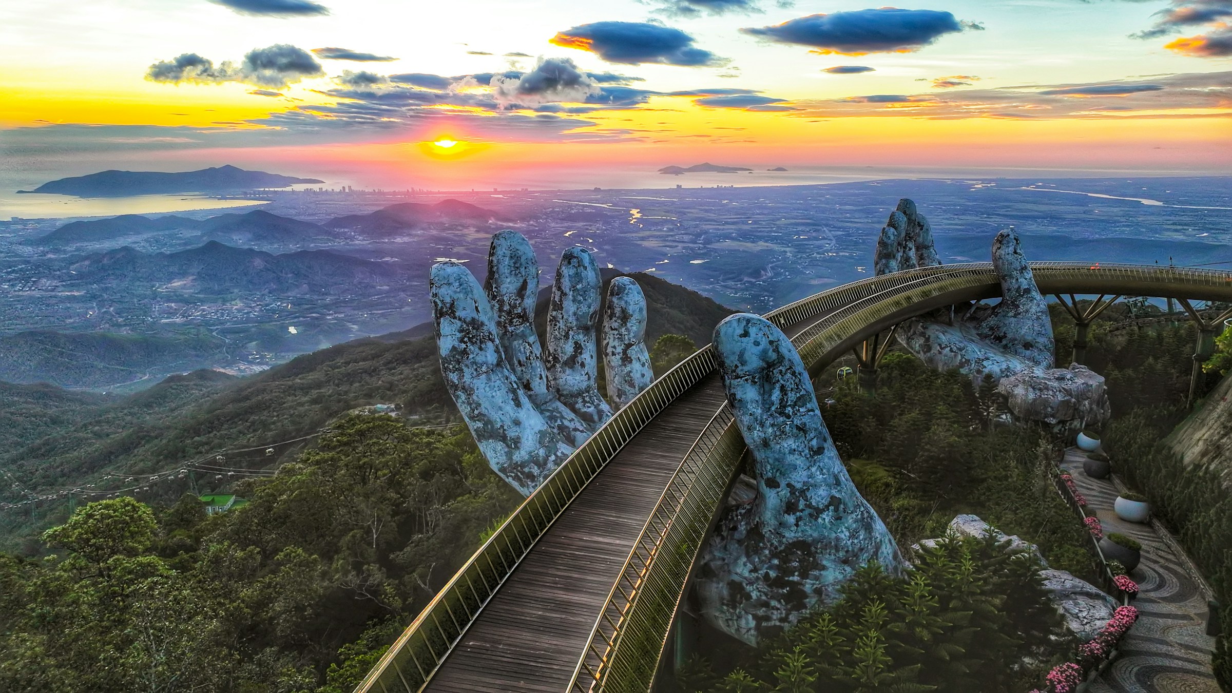 Huế hai ngày: Đại Nội, chùa Thiên Mụ và sông Hương